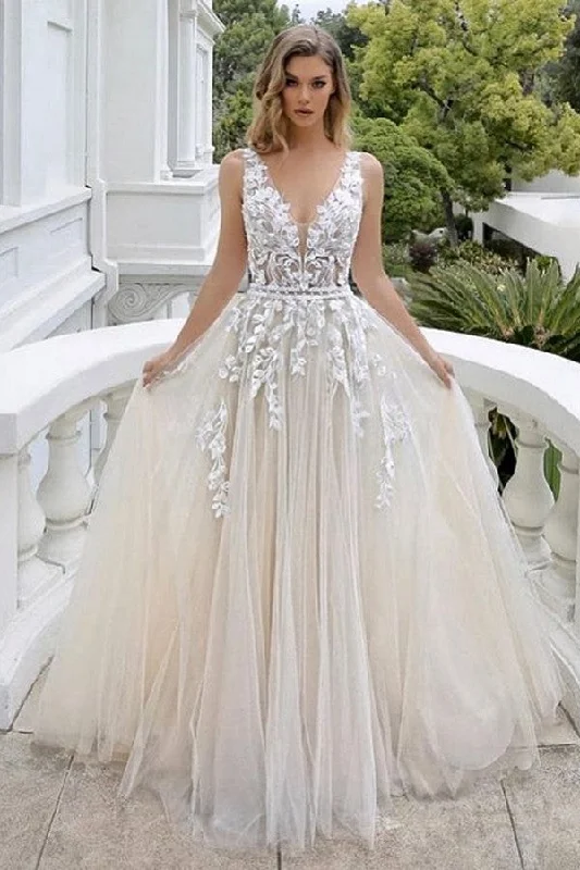 Luxury Long A-Line V-Neck Sleeveless Backless Wedding Dress with Lace and Tulle Chic Lace Dress